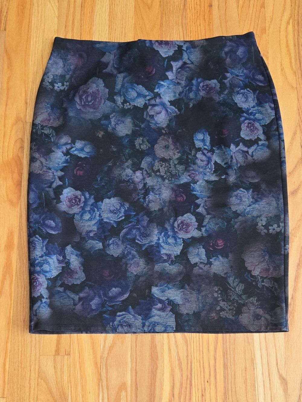 Large Carole Wren Women's Pull-on Skirt